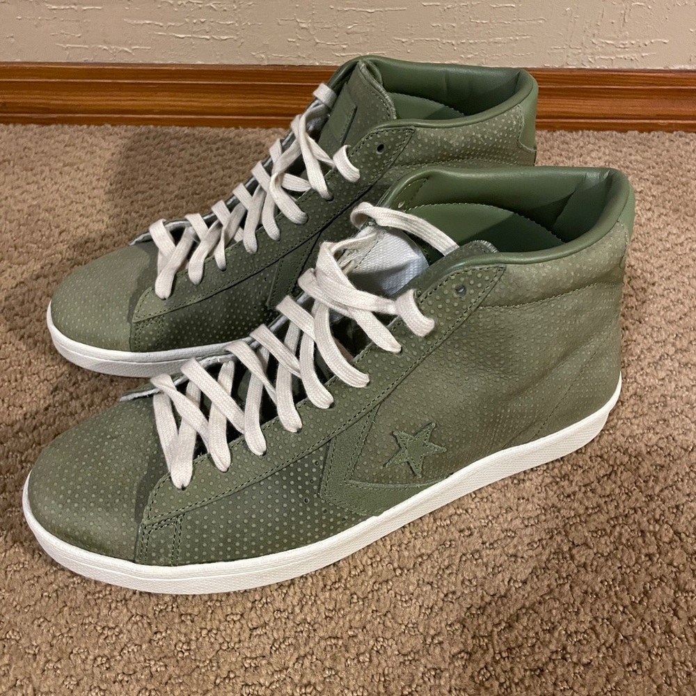 Converse Men's Mid-Top Olive Green Sneakers